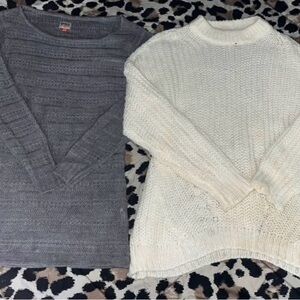 Women's Gray and White Sweater Set